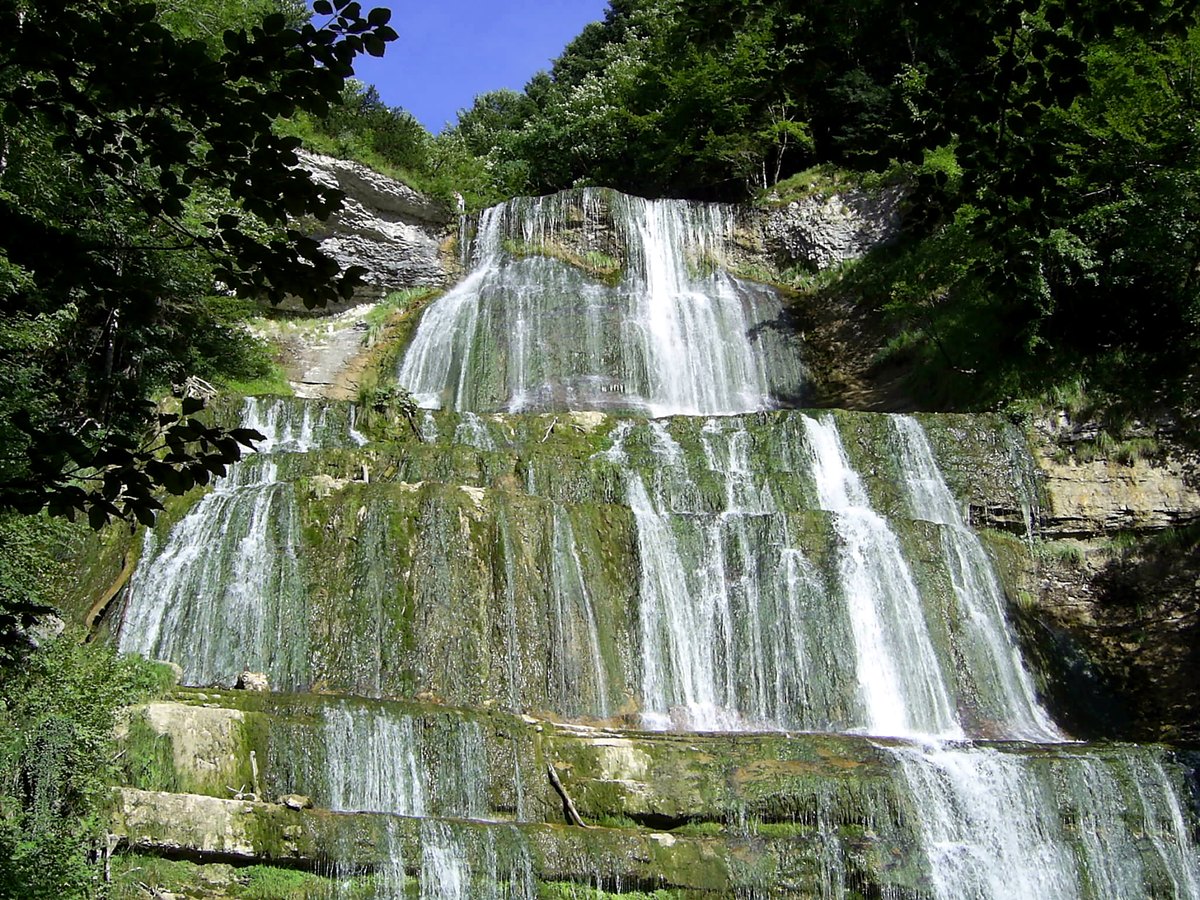 La cascade de l'Éventail et ses nappes d'eau en escalier